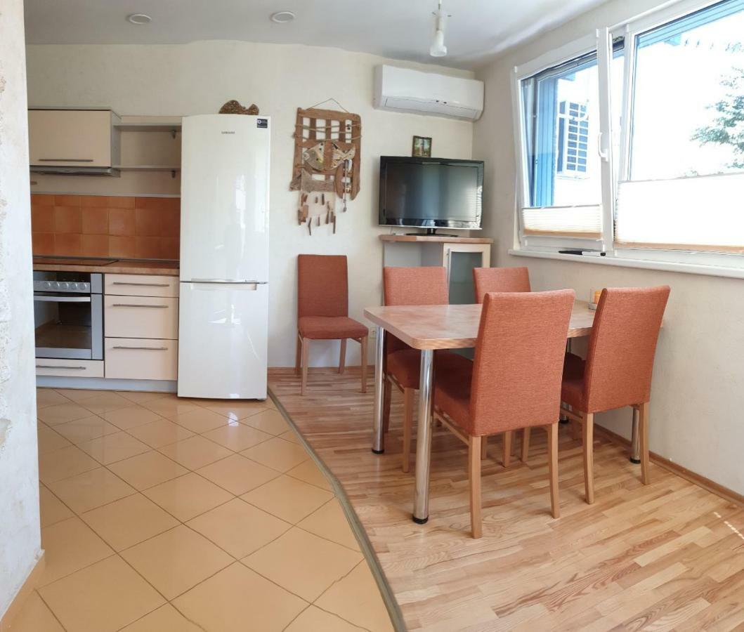 Taikos 24-7A Apartment นิดา ภายนอก รูปภาพ