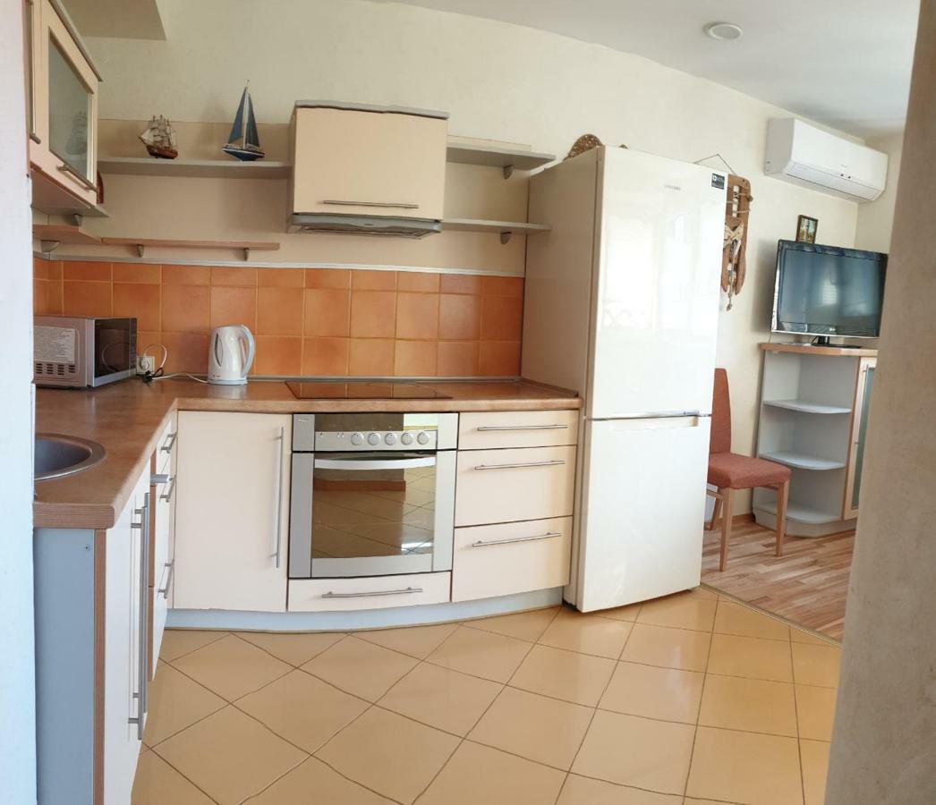 Taikos 24-7A Apartment นิดา ภายนอก รูปภาพ